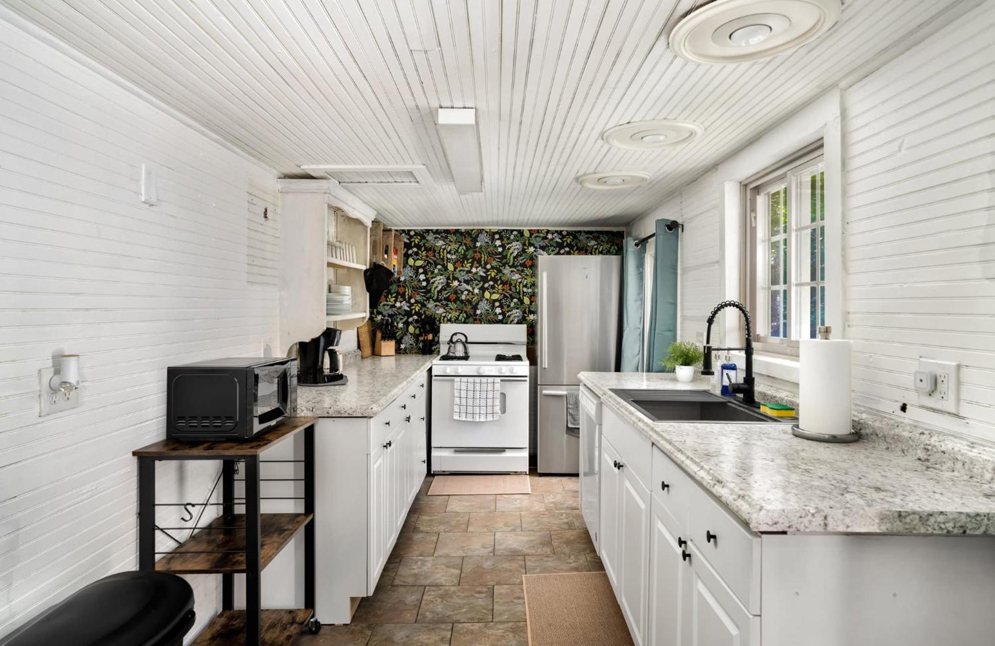 River Access W Hot Tub, Grill, Wifi, & Fire Pit! Lost City Exterior foto