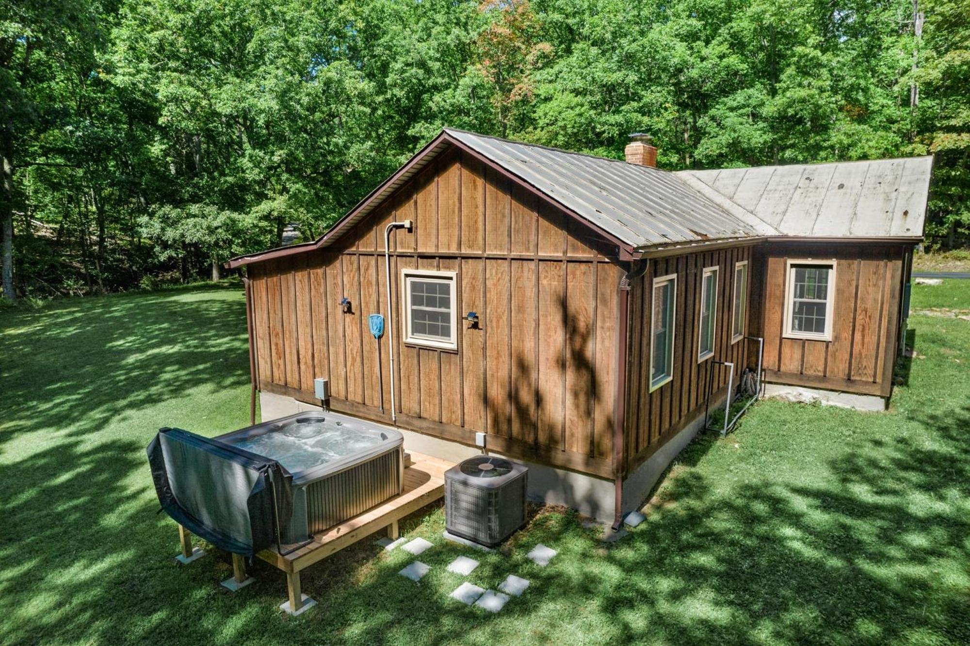 River Access W Hot Tub, Grill, Wifi, & Fire Pit! Lost City Exterior foto